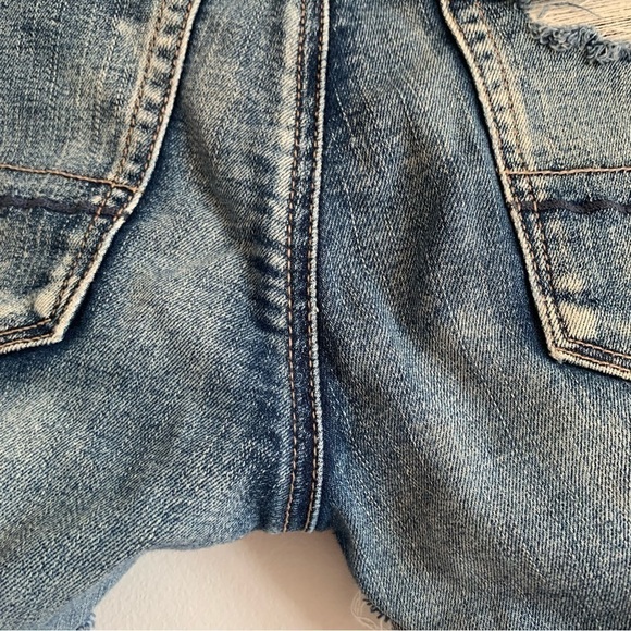 AEO Next Level Stretch Hi-rise Shortie Distressed Fray Denim Shorts - Picture 13 of 13